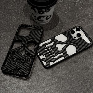 スタイリッシュなデザイナー3D中空スカルTPU電話ケースシェルiPhone 11 12 13 16 Pro Maxソフトカーボンファイバー携帯カバー - Product Image 2