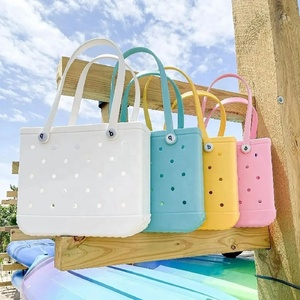 Soldes d'été : Sacs fourre-tout imperméables pour femmes, sacs de plage tendance en EVA, sacs à main moyens, personnalisables (logo et couleur), grandes et petites tailles - Product Image 3