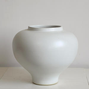 Jarrón <span class=keywords><strong>de</strong></span> cerámica blanco grande Retro Wabi Sabi Sle Folklore Inn Zen arcilla simulada florero <span class=keywords><strong>de</strong></span> vientre grande artículo decorativo para el hogar - Product Image 3