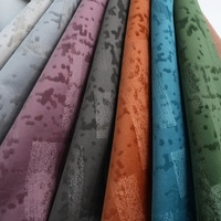 Tissu d'ameublement en velours brossé tricoté chaîne 100 % polyester 300 g/m² de poids moyen, imprimé uni, personnalisé pour meubles, voitures et canapés