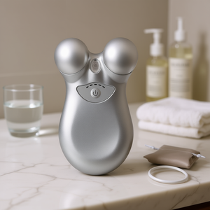 Rodillo Facial y de Cuello Recargable con Microcorriente, 5 Velocidades, Reafirmante, Lifting, Masajeador Facial Portátil de Acero Inoxidable - Product Image 2