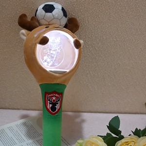 Bastón de Animadora Personalizado Kawaii de Peluche con Luz LED, Diseño de Cabeza de Ciervo, para Fútbol, Fútbol Americano, Regalo para Fanáticos del Deporte - Product Image 3