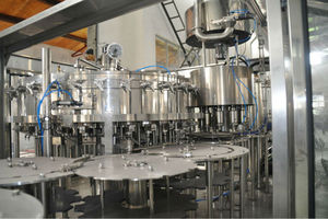 Máquina Automática de Llenado de Botellas PET para Bebidas Carbonatadas, para Línea de Producción de Refrescos - Product Image 4