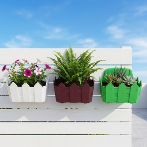 Pot de fleurs mural robuste en plastique PP, design style clôture, multicolore, pour décoration murale intérieure et extérieure, vente en gros - Product Image 1