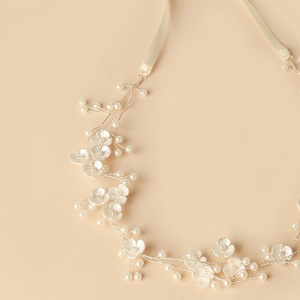 Peignes <span class=keywords><strong>à</strong></span> <span class=keywords><strong>cheveux</strong></span> en alliage de mode, fleurs en plastique, perles, accessoires de mariage, anniversaire - Product Image 2