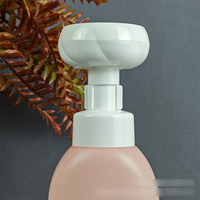 Pompe à mousse à clipser de 300 ml, flacon à mousse en forme de fleur, flacon distributeur en plastique de forme irrégulière pour nettoyant visage.