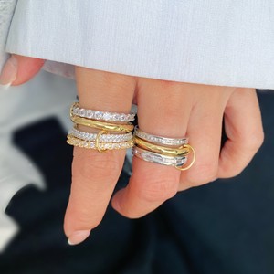 Anillo de Zirconia Multicapa D927 al por Mayor, Joyería Única de Latón Chapado en Oro para Mujer y Hombre, Anillos de Dedo con Circonitas para el Uso Diario - Product Image 1
