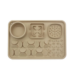 Tappetino Antiscivolo per Cani e Gatti in Silicone Alimentare Punto - Tappetino Multifunzionale Portatile Anti-Soffocamento per Nascondere il Cibo - Product Image 1
