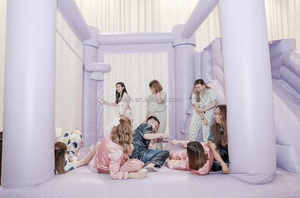 Maison de videur de mariage gonflable en PVC violet romantique commercial beau château sautant toboggan fosse à balles pour les événements de fête - Product Image 5