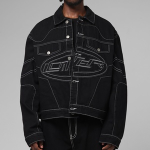 <span class=keywords><strong>Giacca</strong></span> da camionista da uomo in denim 100% cotone ricamata su misura, con cuciture a contrasto, vestibilità <span class=keywords><strong>oversize</strong></span> squadrata, taglio corto e chiusura monopetto, stile streetwear - Product Image 1