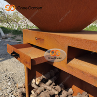 Barbecue moderne en acier corten avec chariot pour usage extérieur