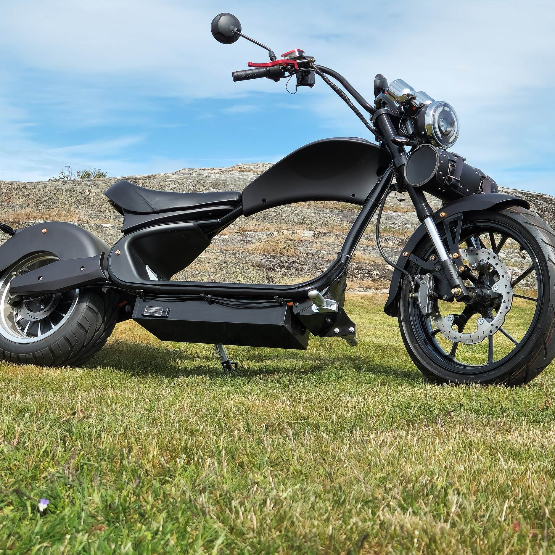 Scooter électrique 4000W - 75km/h - Autonomie 120km - Noir - Neuf