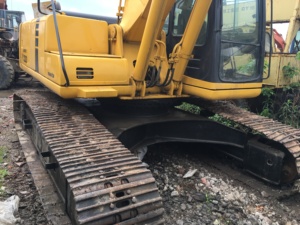 รถขุดตีนตะขาบโคมัตสึ PC220 มือสอง ขนาดกะทัดรัด น้ำหนัก 22 ตัน ขายในราคาถูก - Product Image 6