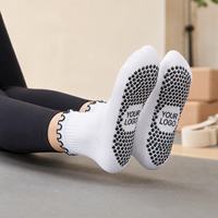 Chaussettes de yoga antidérapantes personnalisées avec logo OEM, chaussettes de danse et de Pilates antidérapantes, chaussettes de yoga à volants personnalisés pour femmes
