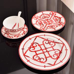 Service de table en céramique vintage pour 6 personnes, design rouge, assiettes en porcelaine, bols à soupe, cuillères avec logo personnalisé - Product Image 3