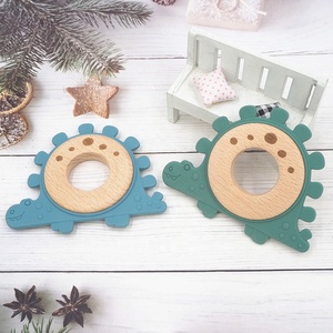 Anneau de dentition pour bébé en bois de hêtre de qualité alimentaire et silicone, hochet à main dinosaure, jouet de dentition pour nourrisson avec anneau en bois - Vente en gros - Product Image 3