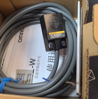 Sensor de Proximidad Inductivo Plano Omron TL-W5MC2 100% Nuevo y Original, Longitud del Cable 2M, Distancia de Detección 5 mm, Sin Blindaje, DC 3 Hilos NPN