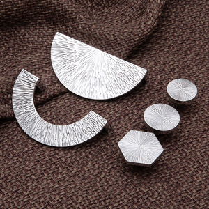 Qiansi Gerijpte Messing Demi Lune Kast Handgrepen Halve Ring Trekt Meubelgrepen Ronde Dressoirknoppen Keukenhardware - Product Image 5