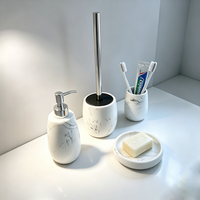 Ensemble d'accessoires de salle de bain en résine écologique de haute qualité, quatre pièces, avec porte-savon, gobelet, porte-shampooing pour la maison et les hôtels