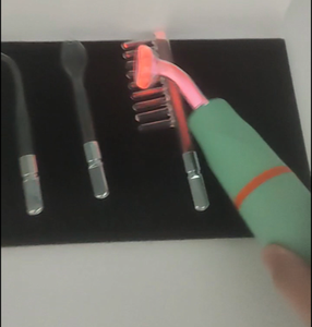 Mini stimulateur électrique sans fil à haute fréquence, personnalisable, pour le plaisir sexuel, violet crépusculaire/néon - Product Image 4