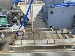 Kleine Industrie Popping Boba Making Machine Semi-automatische Fruit Smaak Sap Vullen Boba Thee Depositor