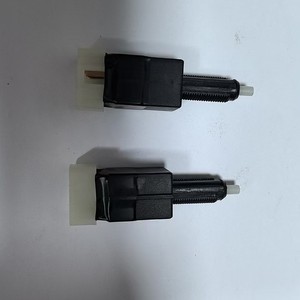 Interruptor de luz de freno Hino 88280-E0051 para camión, número de pieza de repuesto 81234 - Product Image 3