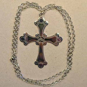 Ciondolo Croce Chaldena Grande in Acciaio Inossidabile Placcato Oro 18K, Gioiello Cristiano Siriano Aramaico per Uomo e Donna - Product Image 1