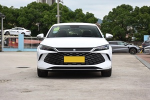 BYD Qin L DM-i 2026, Auto Híbrido de 210 km de Autonomía, Sedán de 5 Asientos y 4 Puertas, Volante a la Izquierda, Automático, Vehículo de Nueva Energía con Sistema de Conducción Inteligente - Product Image 1