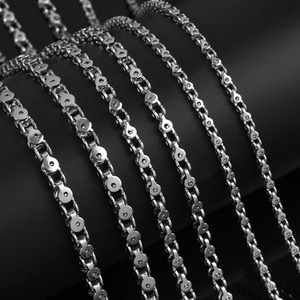 สร้อยคอพร้อมจี้ดีไซน์ไม่ซ้ำใคร ทำจากสแตนเลสสตีล งานแฮนด์เมด สำหรับผู้หญิงและผู้ชาย ขายส่งเครื่องประดับ - Product Image 1