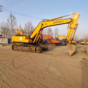 Excavatrice Hyundai 305LC-7 Modèle 2022, 20 Tonnes, Équipement Lourd d'Occasion avec Godet de Terrassement, Boîte de Vitesses PLC, Pompe et Roulement - Product Image 6