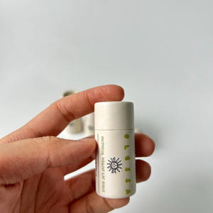 Tube en carton compact et pratique pour les voyages, idéal pour mini-parfums solides, rouges à lèvres et déodorants en stick. - Product Image 6