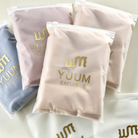 Commandes personnalisées en gros acceptées, sacs en plastique transparent givré avec fermeture éclair, logo doré pour t-shirts, pantalons, sous-vêtements