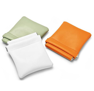 Pochette cadeau de Noël pour mariage, sac de voyage en cuir PU pour bijoux, pochette à bijoux moderne en cuir - Product Image 1