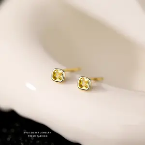 Brincos pequenos de prata esterlina 925 banhados a ouro 18K zirconita diamante amarelo brincos quadrados para mulheres