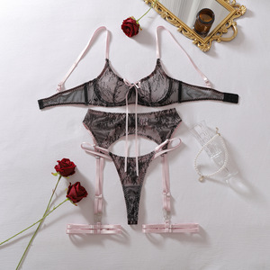 Set Lingerie Wanita Elegan Dierlove OEM Manufacturer, Bra Kawat dengan Tali Kontras, Garter Belt, Thong, Tali Paha yang Dapat Disesuaikan - Product Image 2