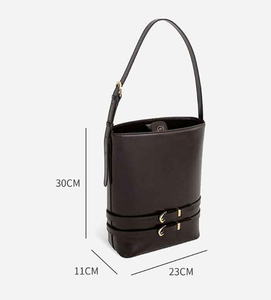 Sac à main de luxe personnalisé avec logo, sac bandoulière en cuir uni, sac seau tendance pour femme - Product Image 6