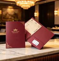 Carpeta de Presentación de Menú de Restaurante Personalizada con Estampado en Lámina Dorada, Color Rojo Vino, Tamaño A4, con Bolsillos, Impresión OEM, Marca Oufei, Fujian
