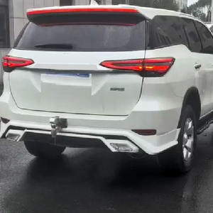 Aileron arrière de toit aile arrière lèvre de coffre avec lumière LED convient pour Toyota Fortuner aileron arrière accessoires Auto avec frein tourner Led - Product Image 2