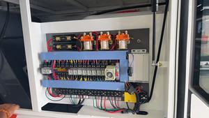 Balayeuse de sol industrielle de Machine de nettoyage de rues de jardin à piles de grande capacité d'eau de haute qualité - Product Image 4