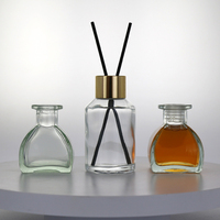Nouveau design de bouteille de verre de diffuseur de roseau rond givré de 50 ml 80ml couleur personnalisée bouteille de verre de diffuseur carré de 200 ml pour l'arôme
