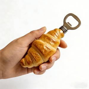 Figurine de fée musicale en résine grandeur nature, faite à la main et peinte à la main, décoration d'intérieur avec ouvre-bouteille design fruits, nourriture et bière - Product Image 4