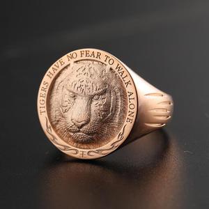 Anillo de hombre de moda Fearless Lone Tiger, 10K Gold y Platinum Pure Gold Zodiac Tiger High-end Feeling. - Product Image 3