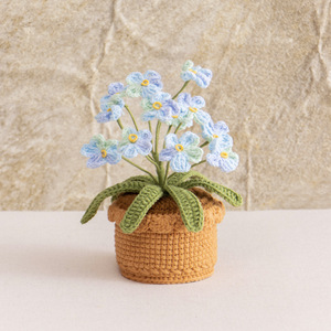 Mobili per la casa in lana lavorata a maglia a mano con piante artificiali fatte a maglia fiori finti - Product Image 6