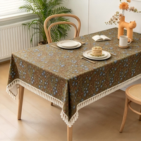 Nappe Jacquard Florale Vintage avec Pompons, Housse de Table Rectangulaire Tissée pour la Décoration de la Salle à Manger à la Maison