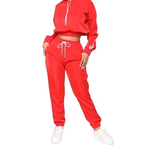 Tennis féminin glamour <span class=keywords><strong>Ensemble</strong></span> À Capuche et Cordon Jogger avec Deux Rayures - Product Image 1