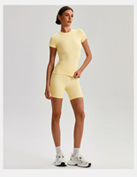 Set Pakaian Olahraga Yoga Lengan Pendek Solid Basic dengan Celana Pendek Pinggang Tinggi untuk Yoga, Olahraga, dan Gym