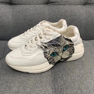 Chaussures de sport vintage antidérapantes à semelle épaisse de haute qualité d'une marque de luxe. Chaussures pour hommes exquises. Adaptés aux couples. - Product Image 1