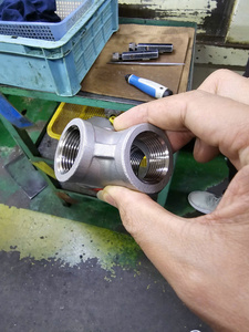 Odm/oem CNC บริการเครื่องจักรผลิตในเวียดนามเทคนิคการขึ้นลวดและการกัดแบบกำหนดเองโดยตรงสำหรับการเจาะโลหะสแตนเลส - Product Image 5