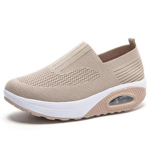 Zapatillas deportivas casuales de malla de caña baja para hombre, modelo 2026, con amortiguación de aire, suela suave, estilo moderno para caminar, color liso. - Product Image 1