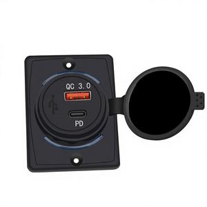 ที่ชาร์จในรถยนต์ 12V 20W สีดำ วัสดุ PC ทนไฟ สำหรับรถบัส รถยนต์ดัดแปลง ชาร์จโทรศัพท์มือถือแบบเร็ว ช่องเสียบคู่ PD Type C + USB QC 3.0 3 พอร์ต สำหรับรถบรรทุก - Product Image 2